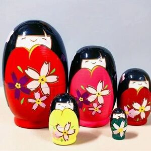 NEW Charming wooden nesting dolls. Perfect as gifts